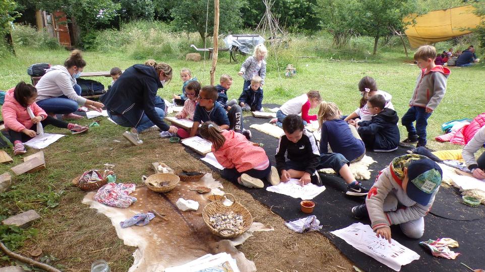 Une classe lors d'une visite sur le site de l'Étinbulle